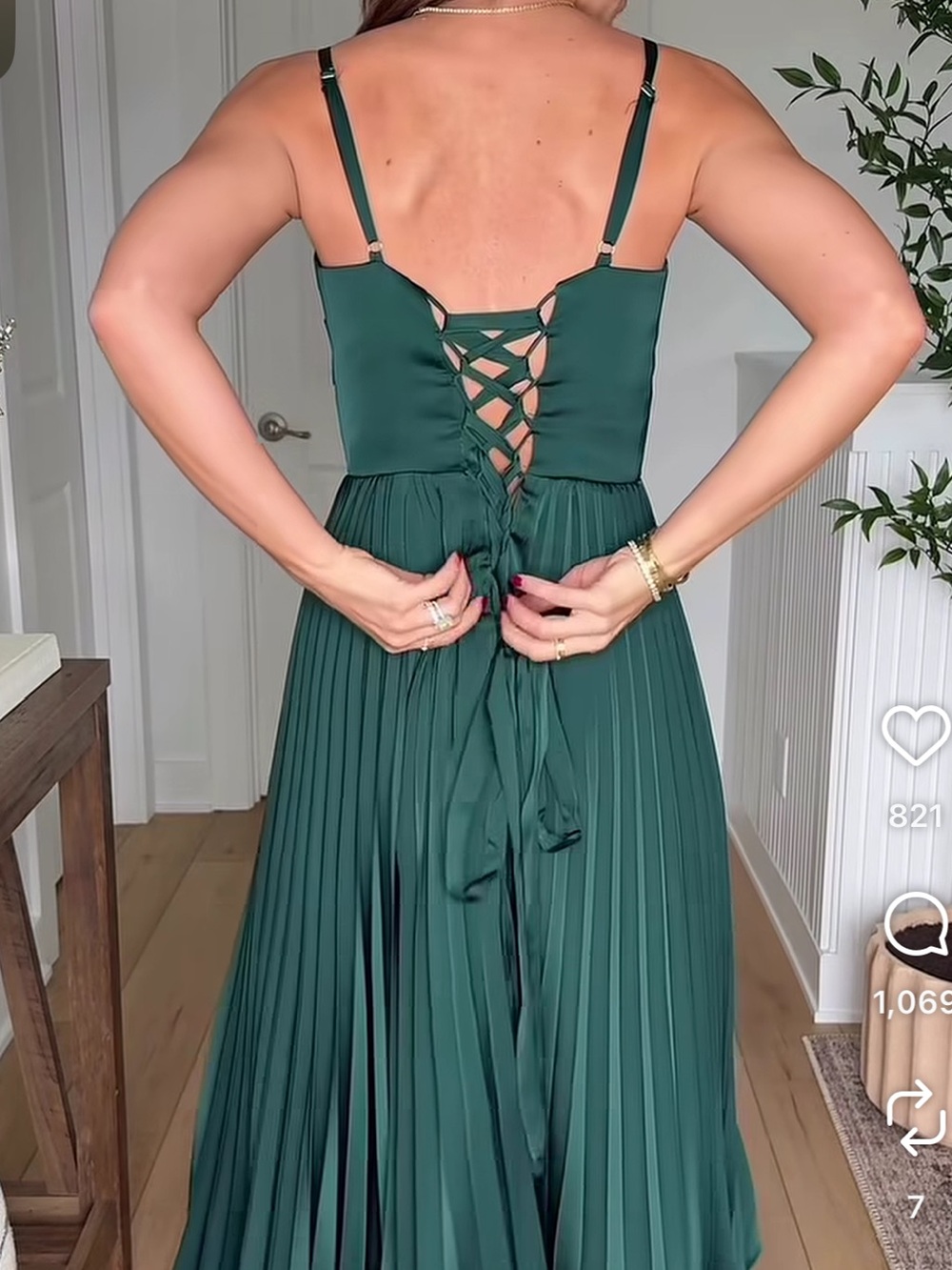 Emerald Green Pleated Spaghetti-Strap Midi Dress - Picture 4 of 9